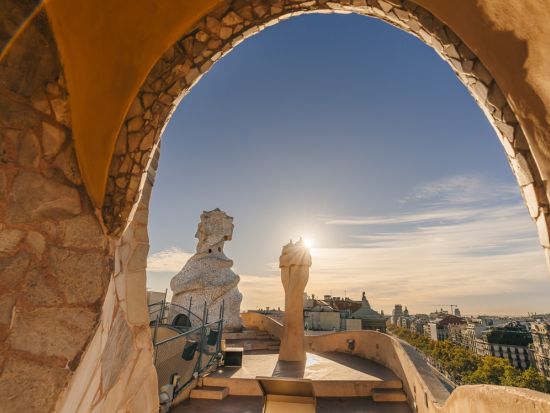 世界遺産カサ・ミラ（La Pedrera） 開館前の特別入場ツアー「カサ・ミラ・サンライズ」＜英語ガイド／約1時間半＞