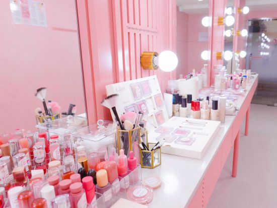 「COLORIZE」明洞でメイクアップ＆パーソナルカラー診断！韓国美容旅行に取り入れたい韓国風メイク体験＜日本語対応可／明洞駅9番10番出口すぐ＞