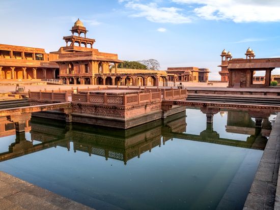 India_Agra_Fatehpur Sikri_shutterstock_613599584