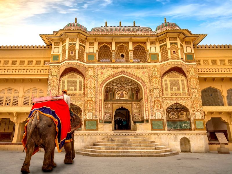 India_Jaipur_Amber Fort_shutterstock_781351405