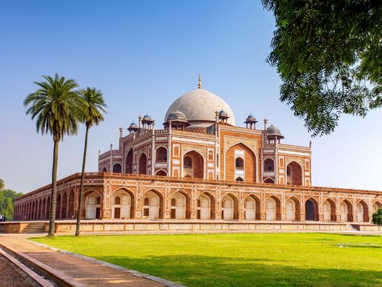 New Delhi_Humayun's Tomb_shutterstock_512605630