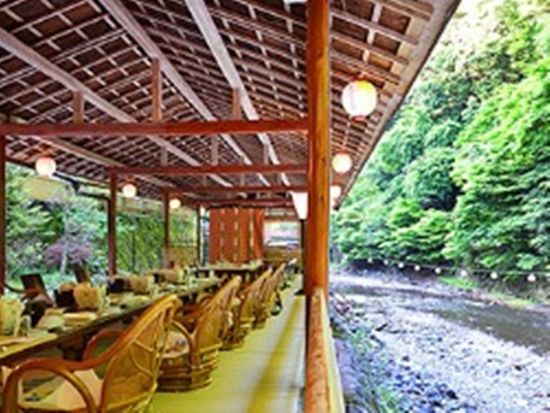 G8D11_93b299fa-d4d0-4233-99c7-78