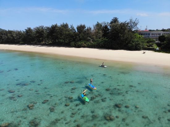 奄美大島〈お得なセットプラン〉【SUP+シュノーケル+マングローブカヌー180分】美しい白浜が広がる用安海岸での体験！お一人様も可能 by 奄美シーランド
