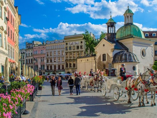 世界遺産 クラクフ歴史地区＆カルヴァリア・ゼブジドフスカ　日帰り観光ツアー ＜貸切／8時間／日本語ガイド／クラクフ発＞