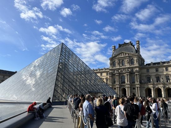 アシスタント貸切観光　思い通りにアレンジするオーダーメイド街歩き　モデルコースあり　公認ガイド選択可＜徒歩または公共交通機関利用／日本語＞ by H.I.S.