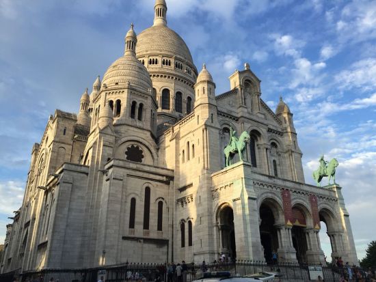 モンマルトル ムーランルージュ＆夜の散策　ディナーショー付き＜日本語アシスタント／パリ発＞