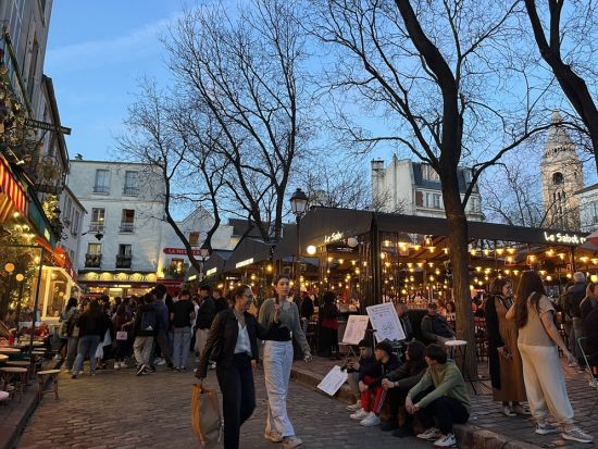 モンマルトル ムーランルージュ＆夜の散策　ディナーショー付き＜日本語アシスタント／パリ発＞