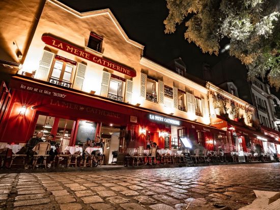 モンマルトル 夜の散策＆ディナー　レストラン予約代行＆注文サポート付き＜約2時間／日本語アシスタント／パリ発＞