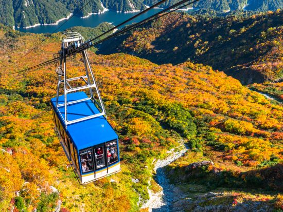 立山黒部アルペンルート通り抜けツアー  総延長37.2km6つの乗り物で通り抜ける絶景山岳ルート 雲上に広がる大自然を満喫＜弁当付／金沢＞
