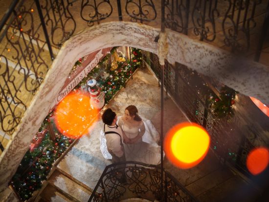 沖縄ウエディングフォトプランアメリカンビレッジナイトフォト撮影＆明るいビーチ撮影＜撮影データ・衣装・メイク・小物レンタル付／本島中部 北谷町＞