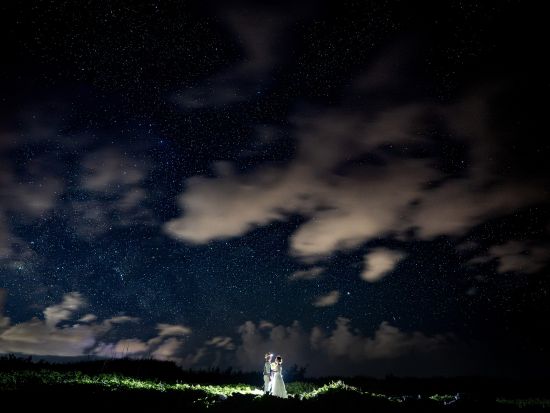 宮古島ウエディングフォトプラン星空フォト撮影＆明るいビーチ撮影＜撮影データ・衣装・メイク・小物レンタル付／宮古島＞