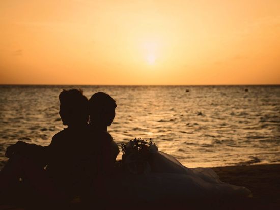 宮古島サンセットウエディングフォトプラン＜撮影データ・衣装・メイク・小物レンタル付／宮古島＞