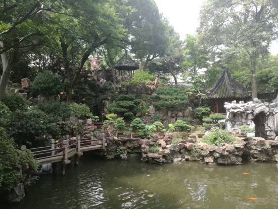 クルーズの寄港地観光に最適！上海市内半日観光ツアー　新天地＋外灘＋南京東路＋豫園を巡る＜日本語ガイド／昼食付き／宝山港発着＞by H.I.S.