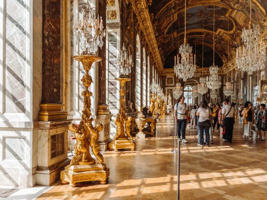 ベルサイユ宮殿 半日電車ツアー 宮殿優先入場＋英語ガイド　庭園自由散策 ＜往復／パリ発／英語ガイド＞