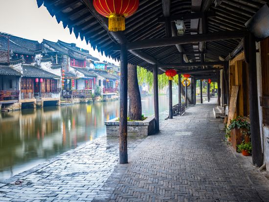 China_Xitang_Ancient water town_shutterstock_432068554
