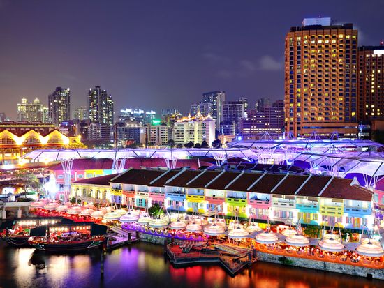 Singapore_Marina Bay_Clarke Quay_Night View_shutterstock_97534808