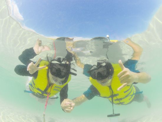 【キャプテンブルース・サンドバーツアーご予約の方限定】カジュアルフォトまたはウェディングフォト　ツアーにカメラマンが同行しサンドバーで撮影！＜貸切／20カット＞