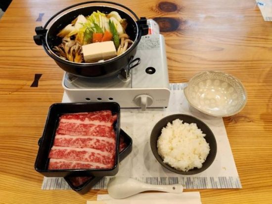 名古屋発日帰りバスツアー 全行程英語ガイド同行！世界遺産「白川郷」＋高山古い町並みを巡る！選べるランチ付き日帰り観光＜名古屋発／英語ガイド＞