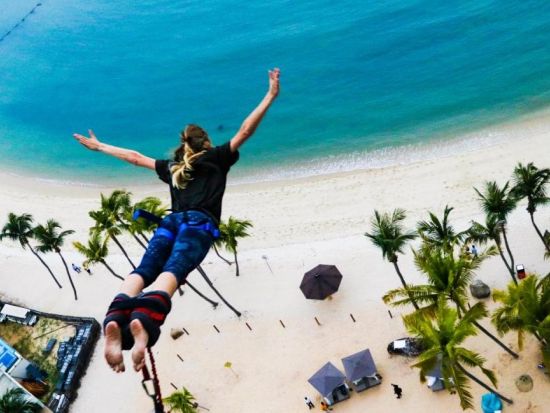 セントーサ島でジャイアントスイング＆バンジージャンプ体験　爽快スリル満点の絶叫アクティビティ