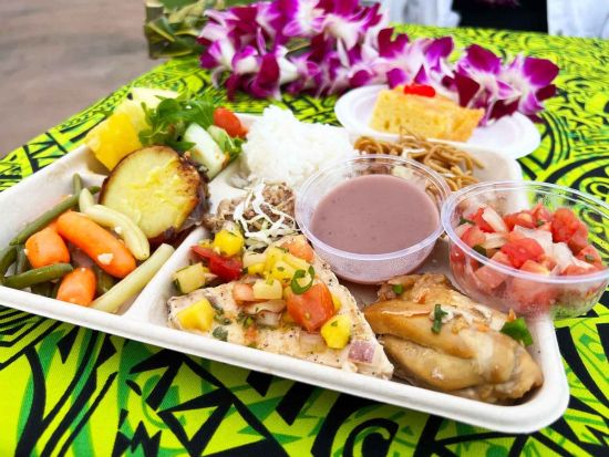 伝統ルアウ＆ハワイアンショー「アロハ・カイ・ルアウ」　シルバーシート（後方席）＋シーライフパーク・ハワイ入場券＜送迎可／シーライフパーク内＞