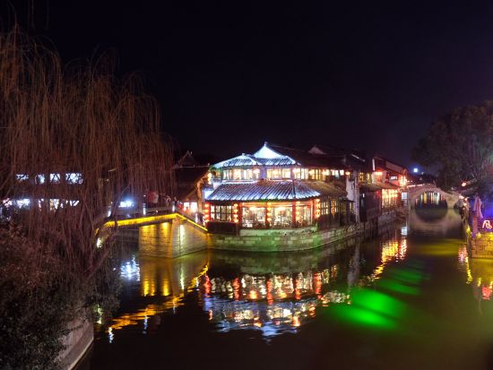 水郷古鎮・西塘日帰り観光ツアー　日中またはナイトプラン選択可＜昼食または夕食付／日本語ガイド／上海発着＞by H.I.S.