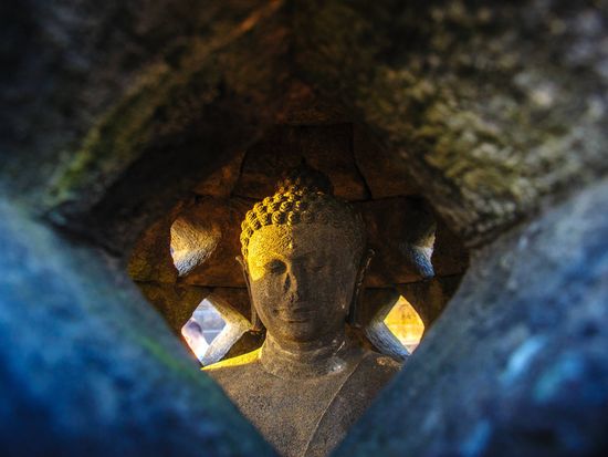 Indonesia_Yogyakarta_Borobudur_Sunrise_shutterstock_385175536