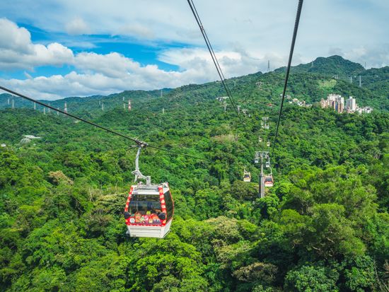 Taiwan_MaoKong_Gondola_pixta_70343346 (1)