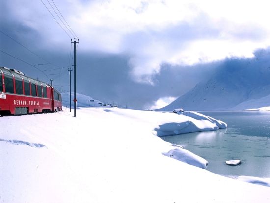 スイストラベルパス 事前予約　鉄道、バスが乗り放題！ 