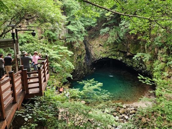 南北境界線（DMZ）ツアー　鉄原（第2トンネル）見学＋ユネスコ世界ジオパーク 漢灘江 『愛の不時着』ロケ地吊り橋も観光＜1日／昼食付／日本語ガイド＞