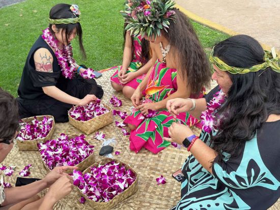Aloha_Kai_Luau_Lei_Lesson_VELTRA