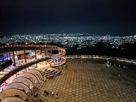 【貸切チャーター】セブ市内・トップス展望台やシラオガーデンなどの山側ブサイエリアの郊外も追加料金なしで自由に観光！＜1～8名／8～12時間／日本語ガイド＞