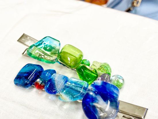 琉球ガラスカレット ヘアアクセサリー手作り体験 世界に一つだけの作品を作ろう！雨の日にもオススメ◎＜午後／約30分／沖縄本島／国際通り＞