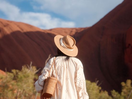 141586-35_Visiting Uluru_Tourism NT