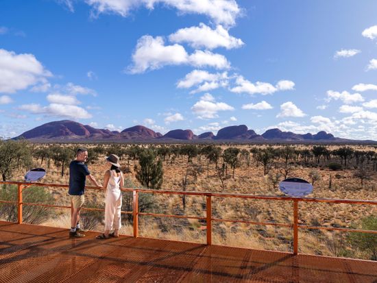138403-35_Kata Tjuta viewing platform_Tourism NT_Shaana McNaught