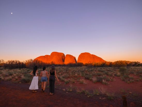 ウルル乗り降り自由バス チケット予約　ウルルを自由に散策！カタジュタ往復送迎も付いたお得なプラン＜1～3デーパス／エアーズロックリゾート発着＞
