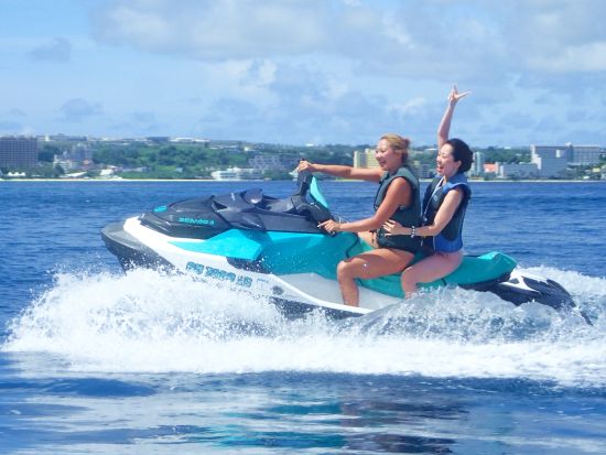 ジェットスキー　恋人岬 or アグコーブツーリングプラン　グアムの海を大満喫！＜日本語／送迎付き＞by ジョーズジェットスキー