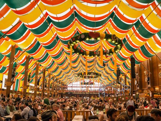 Germany_Munich_Oktoberfest_shutterstock_397852789