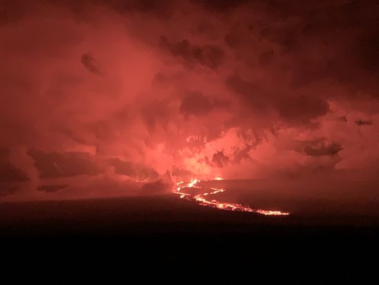 ハワイ島1泊2日ツアー　島内観光＋マウナケアサンセット星空ツアー＜貸切／コナ泊／往復航空券付き／日本語ガイド＞