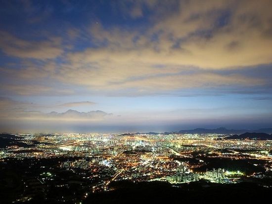 0e74d891-750-city-tour-bus-night