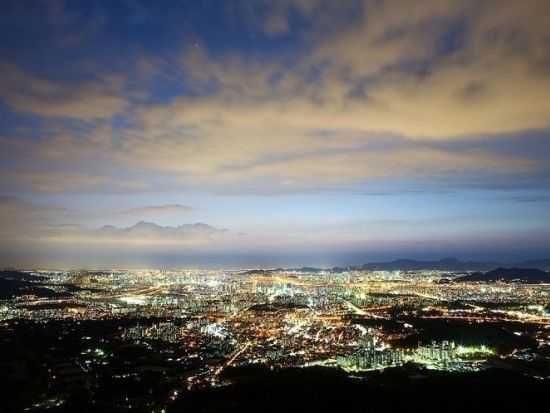 ソウル夜景バスツアー　漢江沿いのナイトドライブ！南山でのフリータイム付き＜火～日／日本語オーディオガイド／光化門解散＞