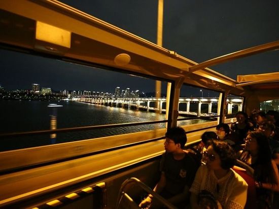 0edf946f-750-city-tour-bus-night