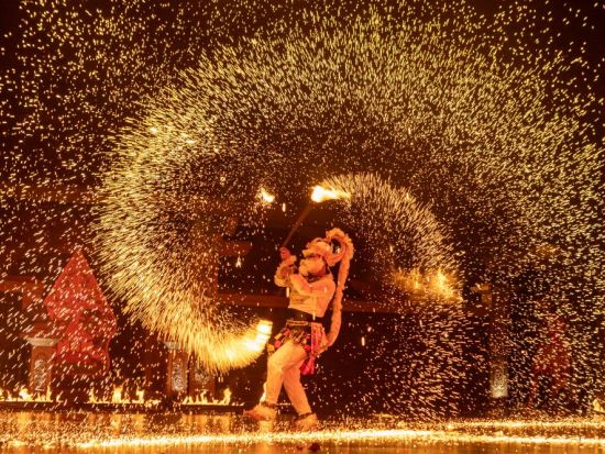 伝統舞踊鑑賞＋夕食＋往復送迎 市内プラウィサタ劇場　ラーマヤナ舞踊/ロロジョングランの伝説＜日本語ドライバー／ジョグジャカルタ市内発＞