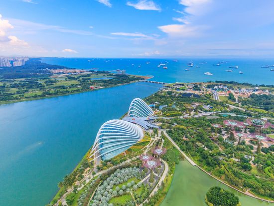 Singapore_Gardens by the Bay Over the Sky_City scape_shutterstock_522397750