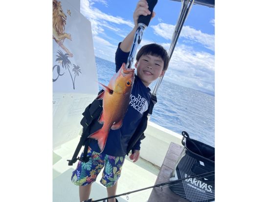 【狙うは高級魚＆大物】手ぶら＆当日予約OK！「沖縄・石垣島 半日五目釣り体験」初心者・ファミリー・カップル大歓迎＜午前・午後／5歳～／市街地送迎可／石垣島＞