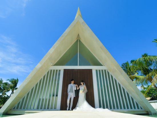 バリ島フォトウェディング　チャペル＆ビーチの2ロケーション＆ご新婦様ヘアメイク込み ＜撮影90分／日本語対応＞
