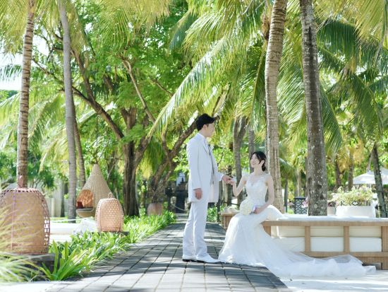 バリ島フォトウェディング　チャペル＆ビーチの2ロケーション＆ご新婦様ヘアメイク込み ＜撮影90分／日本語対応＞