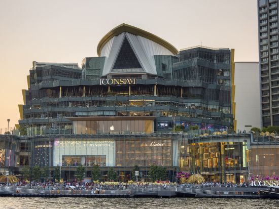 【早朝到着の方向け】ドンムアン空港orスワンナプーム空港お迎え+ピンクのカオマンガイ＋エラワン廟＋アイコンサイアム by JTB