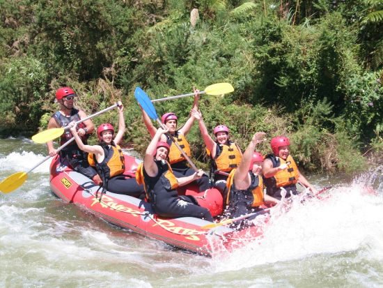 ロトルア ラフティング体験　初心者から上級者まで楽しめる！グレード2～5の全4種のエキサイティングな川下りを満喫＜英語／ロトルア発＞