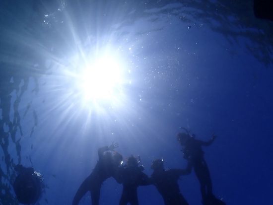 【沖縄・海中道路】完全プライベート！無人島沖シュノーケルツアー☆(5歳以下無料)