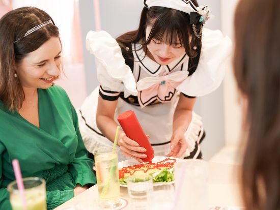東京のメイドカフェ　秋葉原駅徒歩10秒！ ご主人様＆お姫様を萌え萌えキュン！ お試し体験可♪＜入国料／記念撮影＞by めいどりーみんHeaven's Gate店